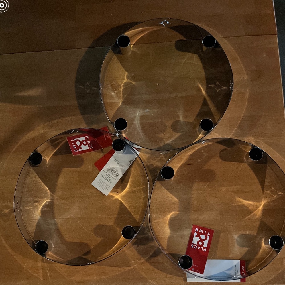 Candle holders, there are 3 rings which hold 4 candles each